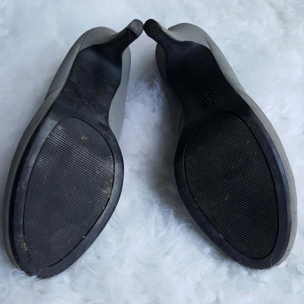 Gray pumps - Picture 4 of 8